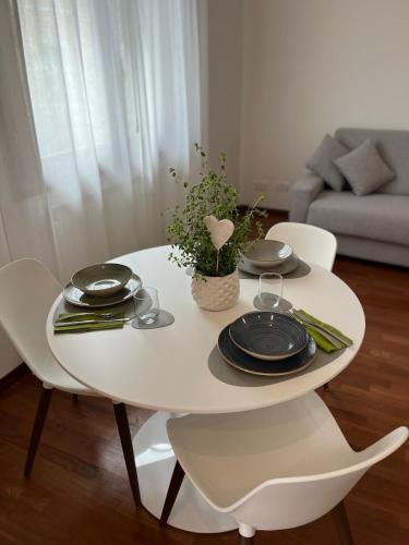 Pordenone Apartment | Saffron Suite, just a few minutes from the center and station
