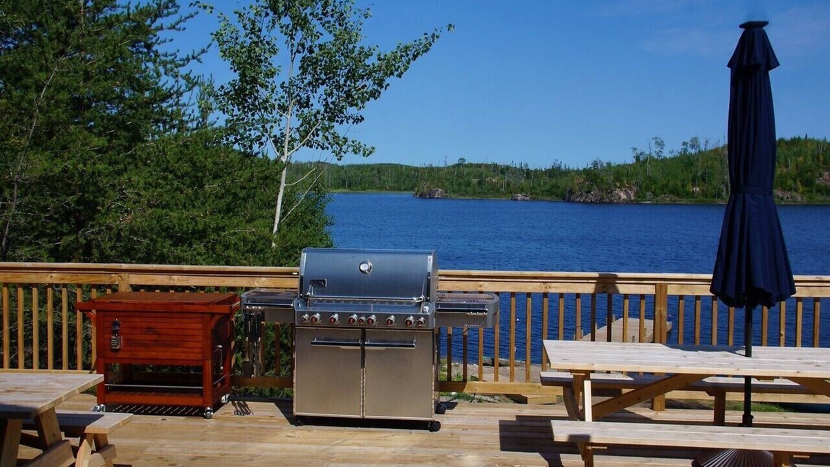 Grand Marais Cabin | Saganaga Lodge Large Family Room #1