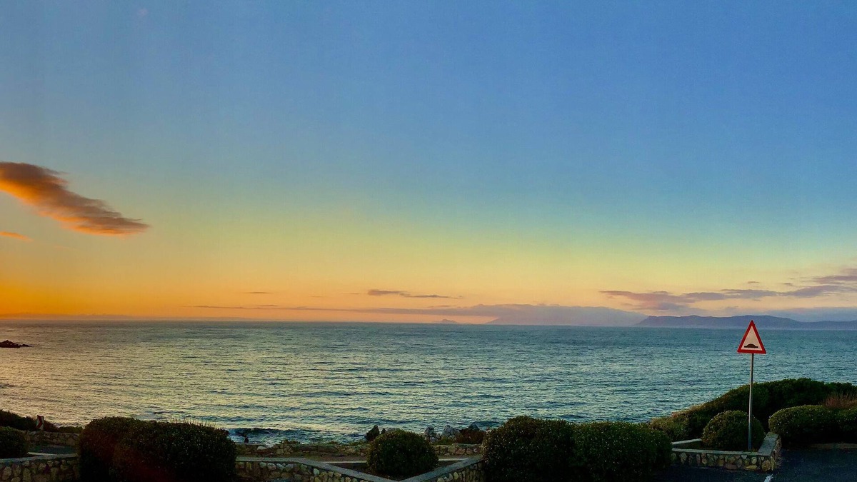 De Kelders Apartment | Sage at Whale Cove - Sea Facing Apartment
