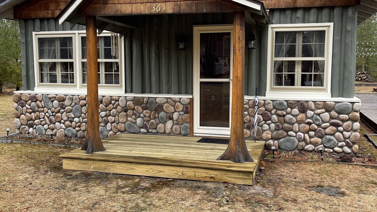East Tawas House | Sage Lake Huron Cottage
