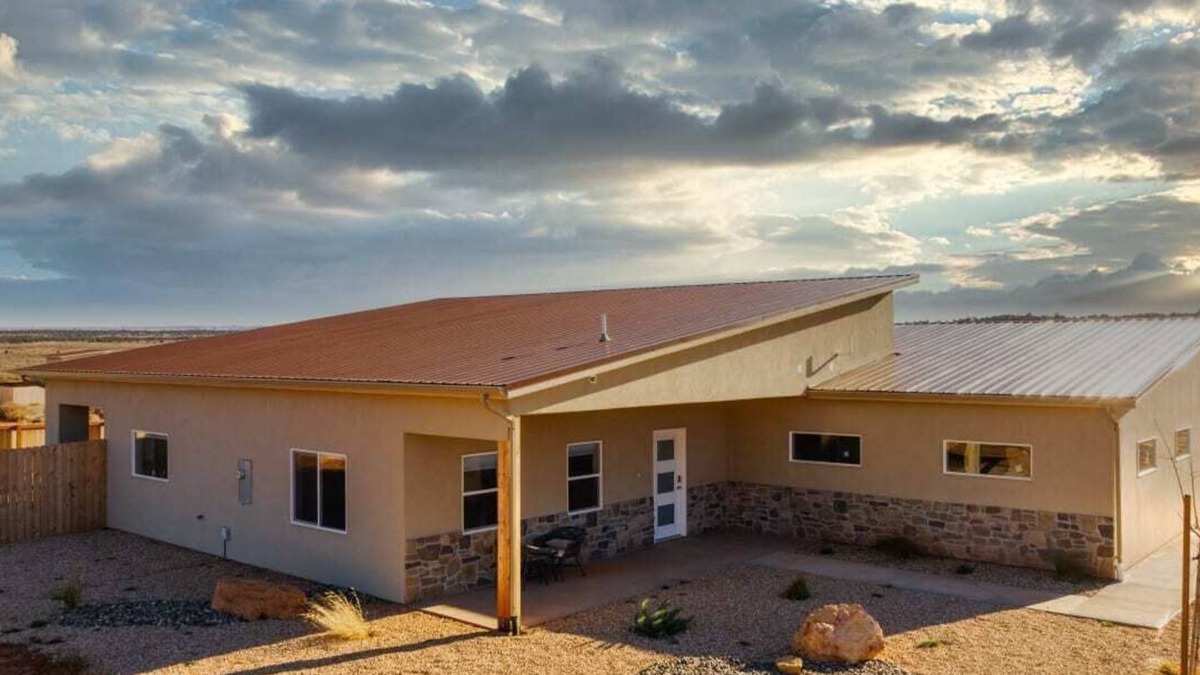 Kanab House | Sage Retreat I Pet-Friendly l Pool I Pickleball