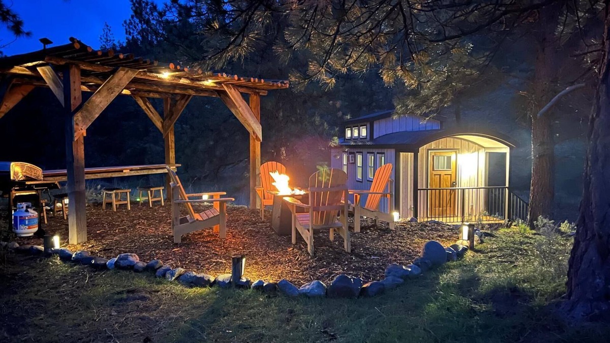 Okanagan-Similkameen Cabin | Sagebrush Caboose