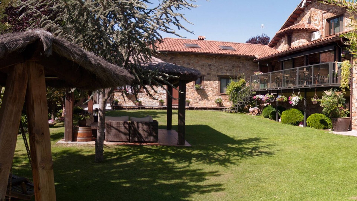 Manjiron Apartment | SAIKA Rural - House QUERCUS, for 4/5 people, Duplex
