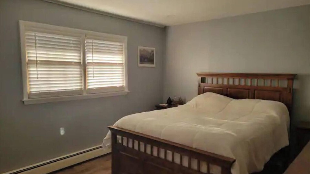 Glens Falls House | Sail away in this cozy 2 bdrm- downtown Glens Falls