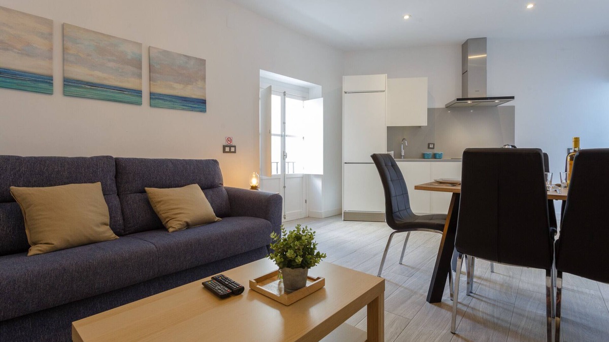 Old Town Apartment | SAIL Family Home by Cadiz4Rentals