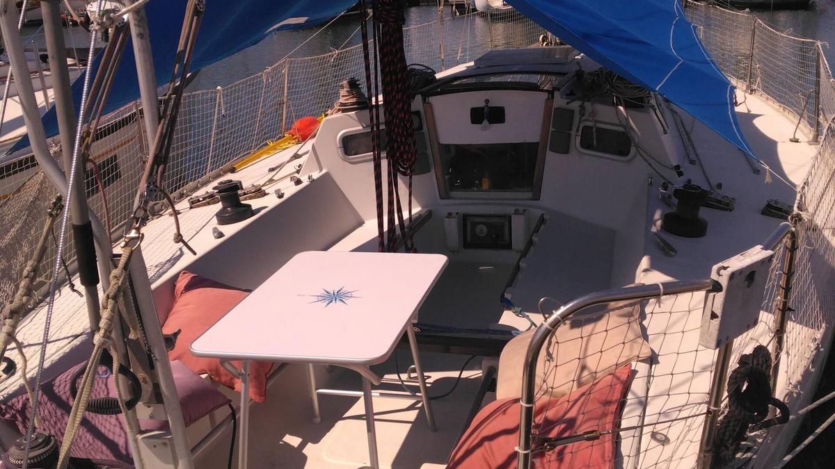 Sete Boat Rental | Sailboat 12 metres 4 persons