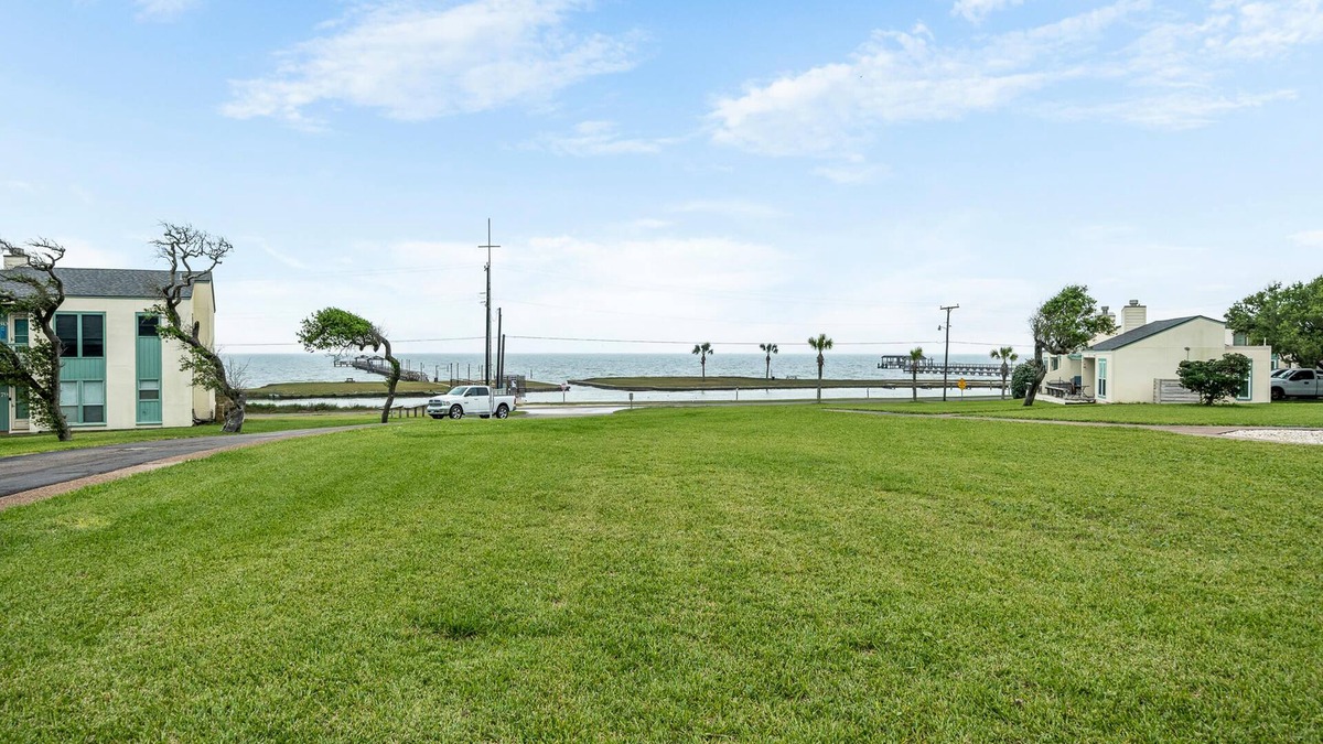 Rockport Condo | Sailing Windward | Bay Views, Community Pool!