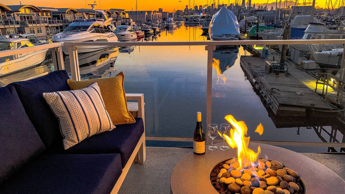 North Vancouver Boat Rental | * Sailor's View * Floating Home Ocean Retreat