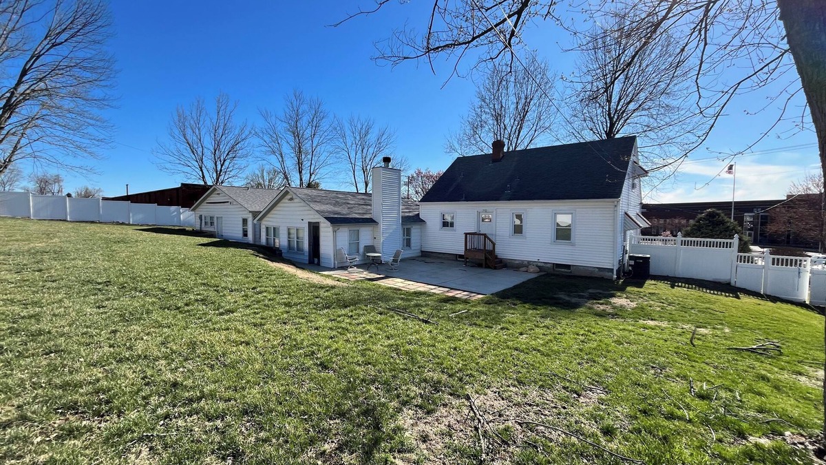 Weldon Spring Heights House | Saint Charles White House