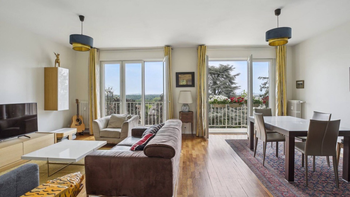 Saint-Cloud Apartment | Saint-Cloud Chic!