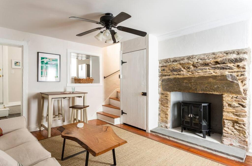 Manayunk House | Saint Davids Cottage in Manayunk, Walk to Train, Main Street