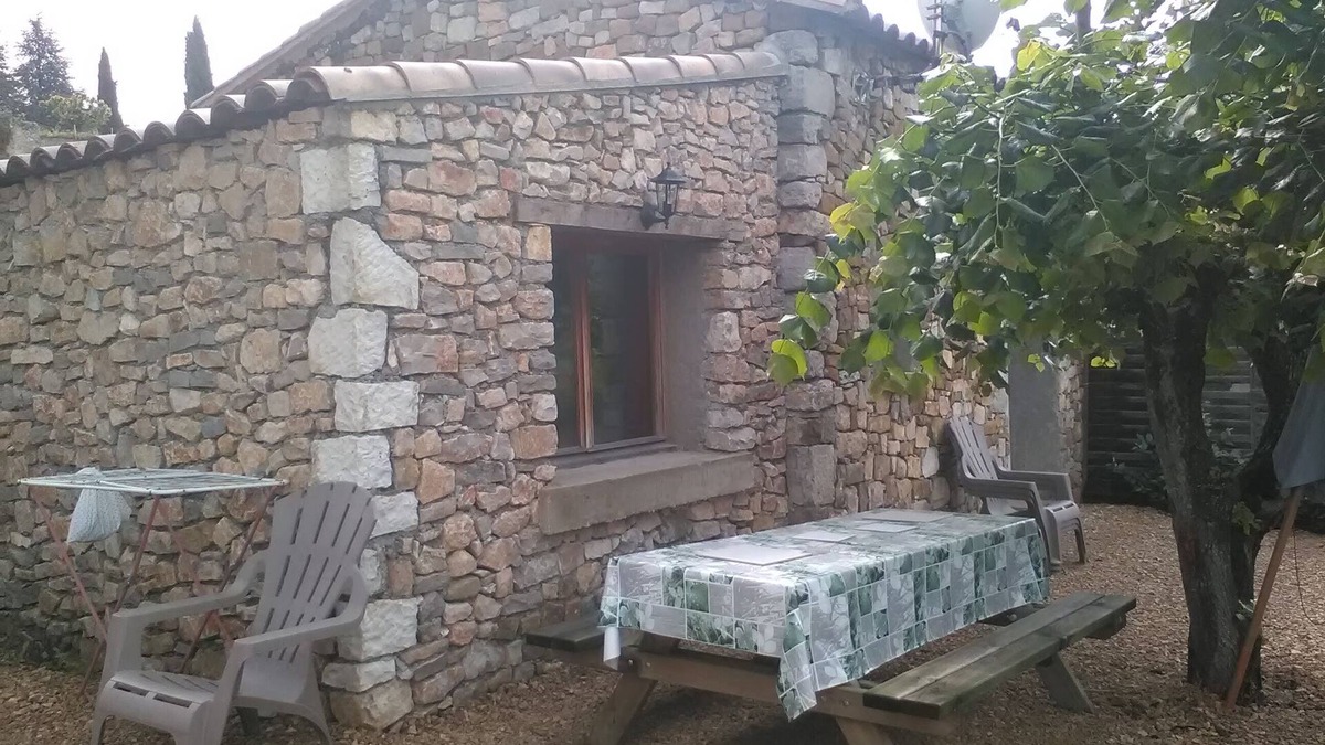 Saint-Sauveur-Gouvernet House | Saint Sauveur Gouvernet: Stone Cottage with pool in the Drôme Provençale