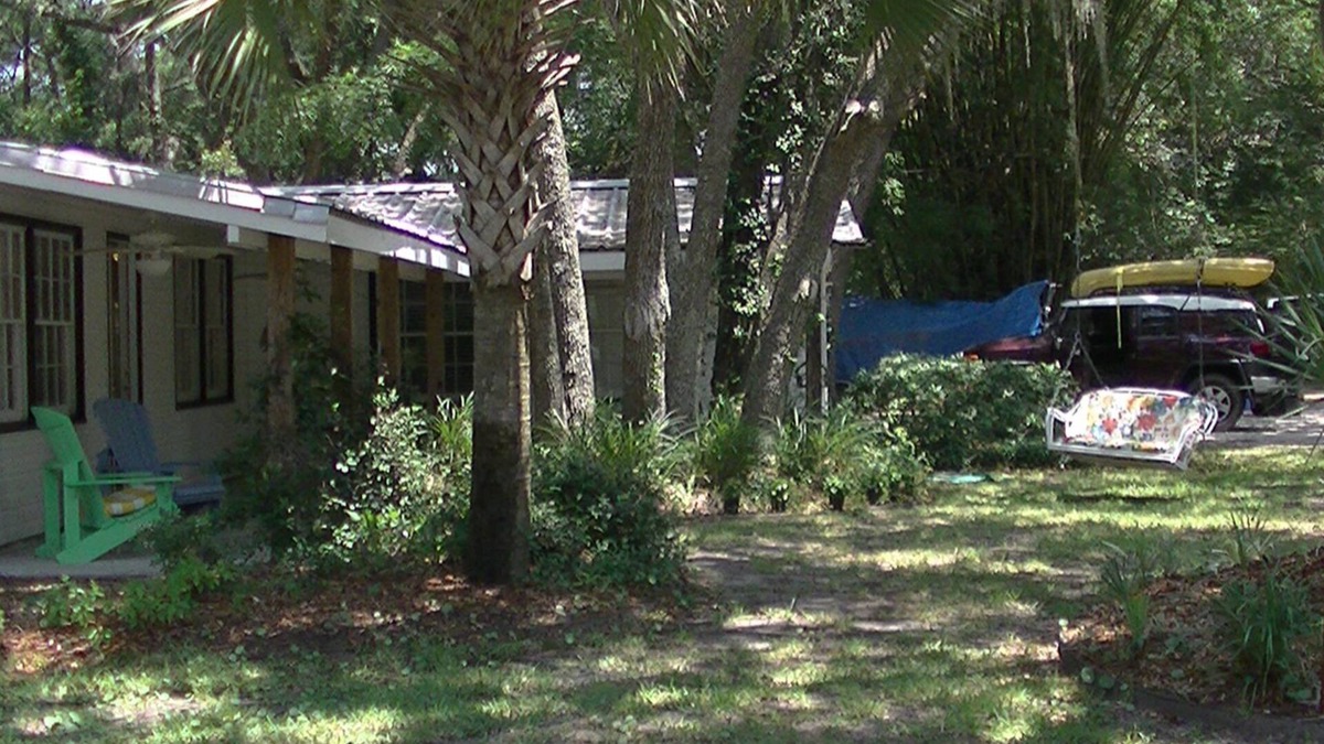 Saint Simons Heights Cottage | Saint Simons Island Low Country Cottage, Pets Welcome!