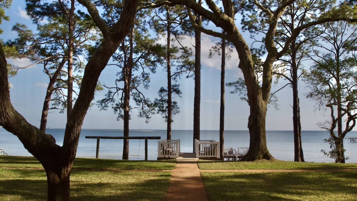 Saint Teresa House | Saint Teresa Coastal dwelling with Guest house option.