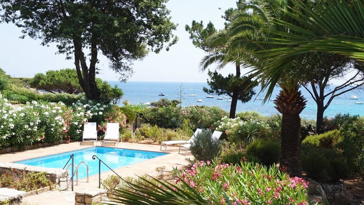 Ramatuelle Villa | Saint-Tropez, Ocean Front villa with direct access to the beach