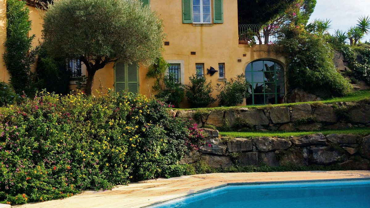 La Croix-Valmer House | Saint Tropez peninsula, large villa 50 m from the sea