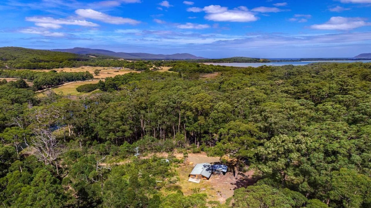 South Bruny House | Saintys Creek Cottage - Saintys Creek Cottage