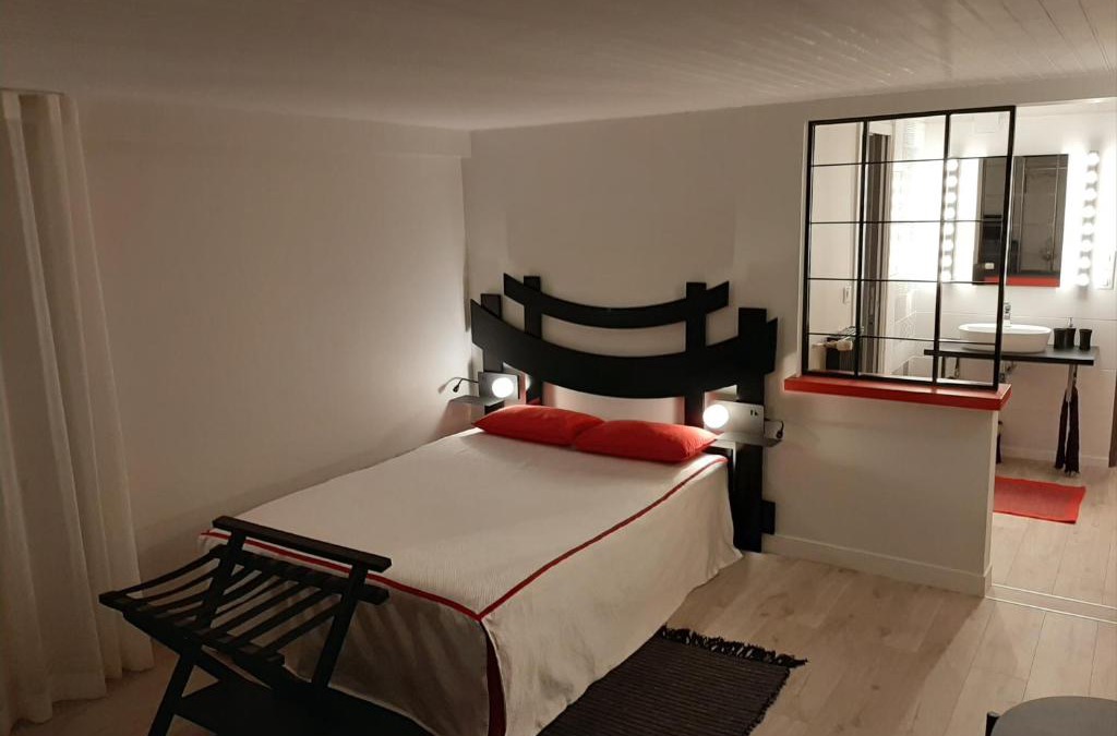 Fontaine-le-Comte Bed & Breakfast | SAKURA