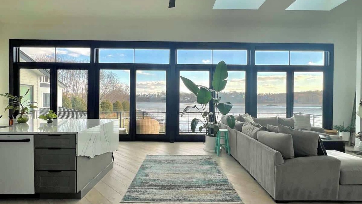 Salem House | Salem Waterfront Couples Retreat - 1 mi Downtown!
