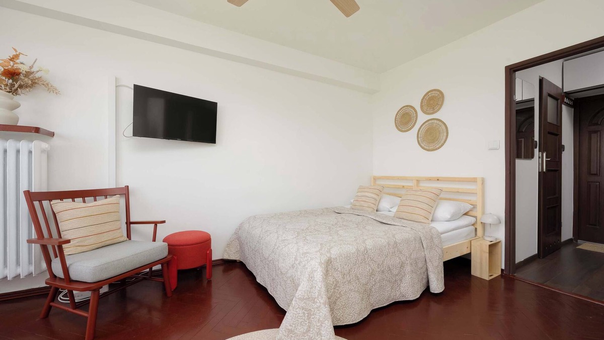 Powisle Apartment | Salezego Pleasant Studio with Balcony near PGE Narodowy Warsaw by Noclegi Renter