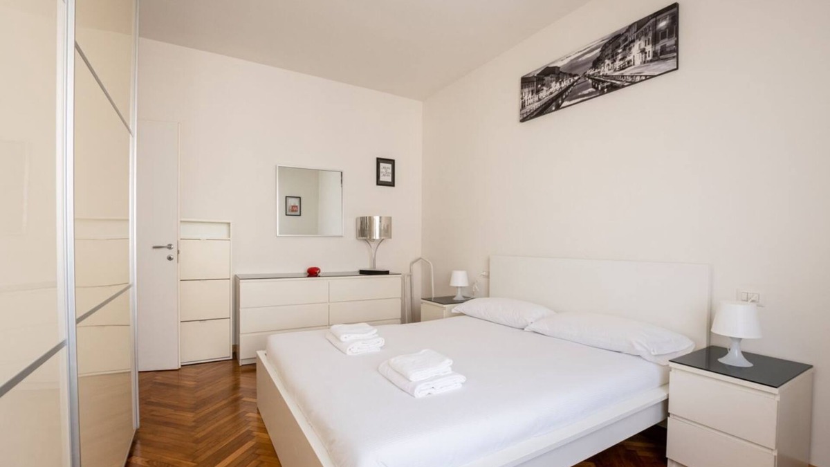 Calvairate House | Salgari Top Floor - Large & bright