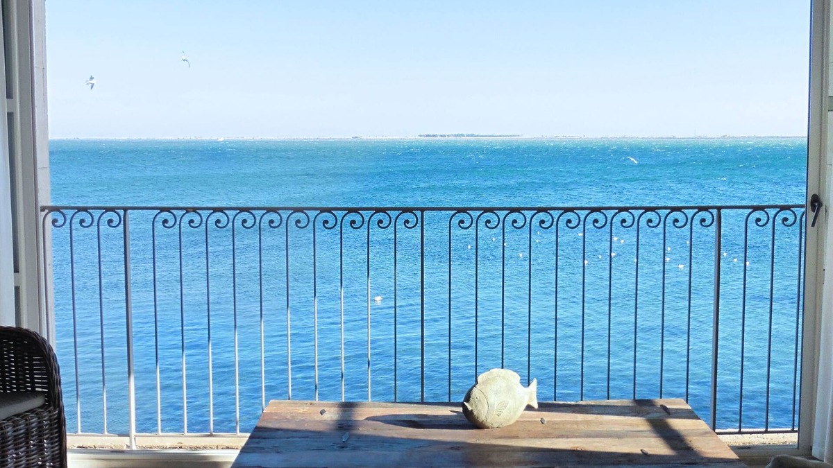 Marseillan Apartment | Salicorne - Luxury waterfront apartment with stunning views