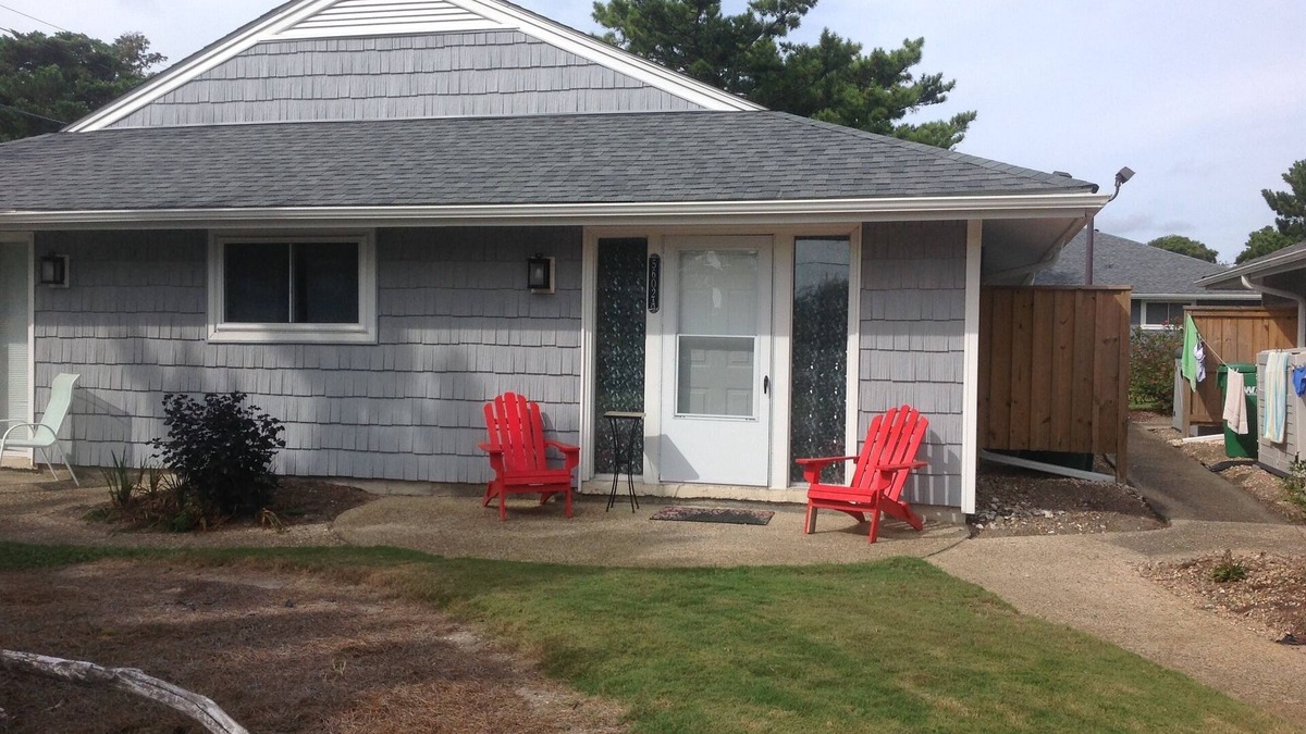 Northeast Virginia Beach Condo | Salida del Sol, North End Va Beach A 3 MINUTE WALK TO THE BEACH