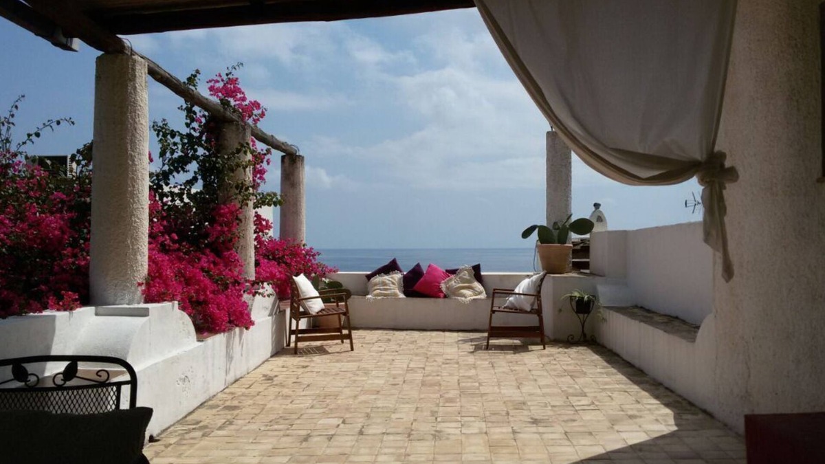 Santa Marina Salina Villa | Salina: typical Aeolian house ideal for every period of the year