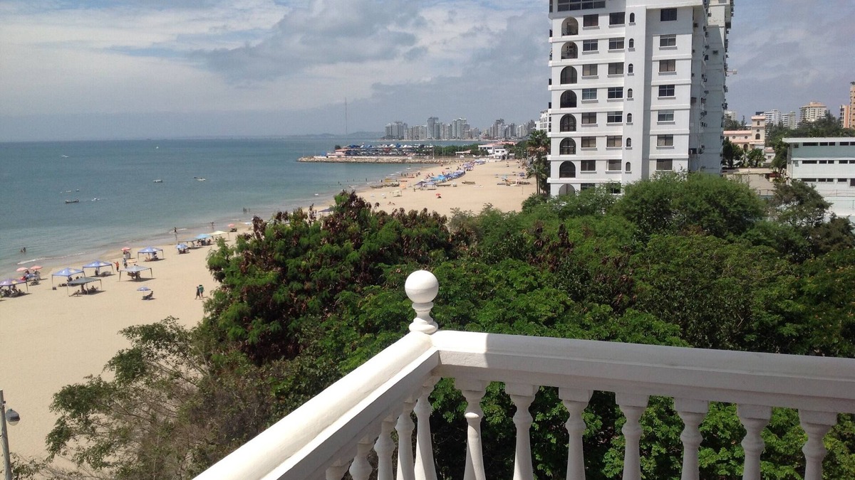 Salinas Apartment | Salinas- Beautiful Beach View Apartment- Family Friendly