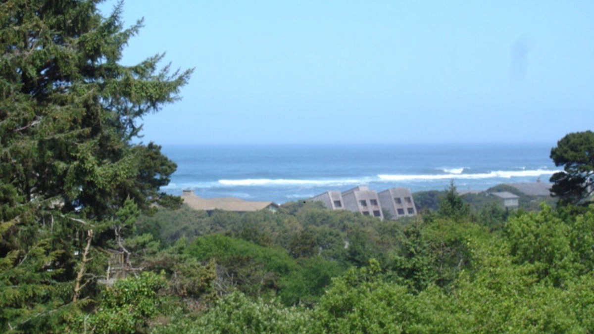 Gleneden Beach House | Salishan ocean view home with a great deck