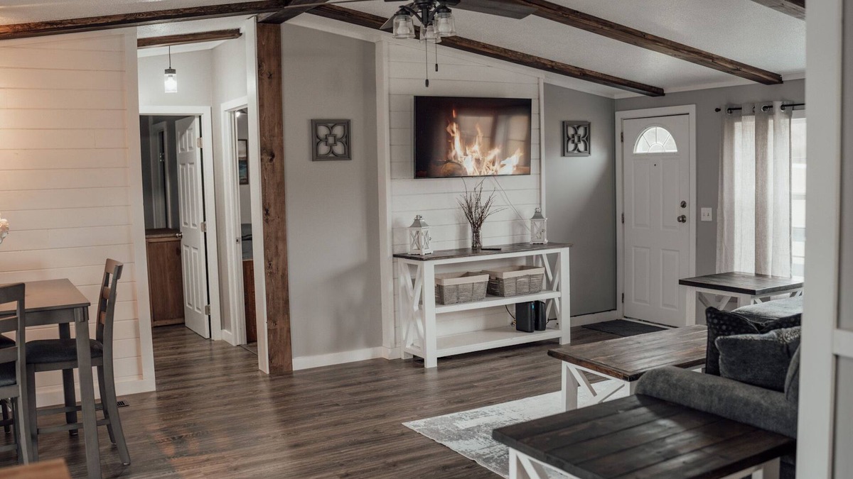 Pulaski House | Salmon River Retreat - Perfect for Fisherman, Snowmobilers and Families!