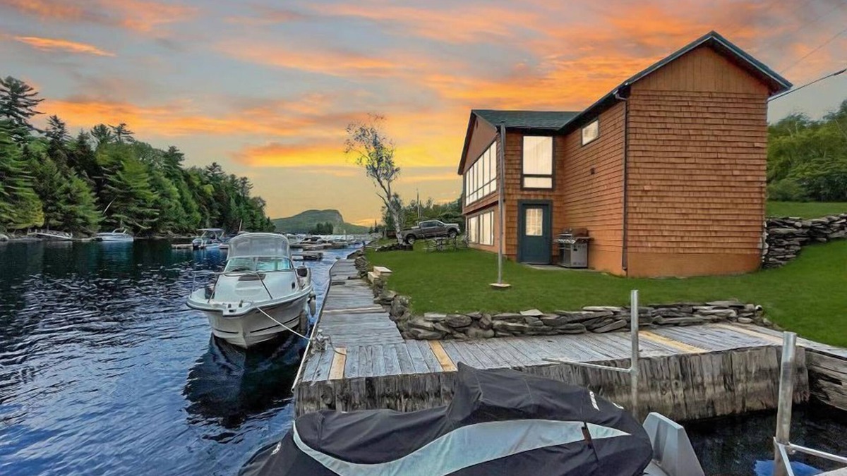 Rockwood Cottage | Salmon Run Lodge (Waterfront on the Moose River)