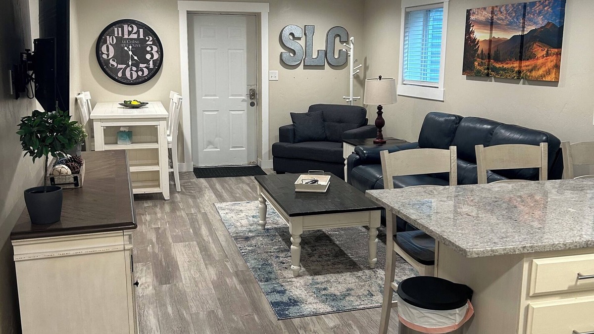 Cottonwood Heights House | Salt Lake City Cottonwood Heights Apt. 3 bed 1 Bath Great Ski Spot Sleeps 6