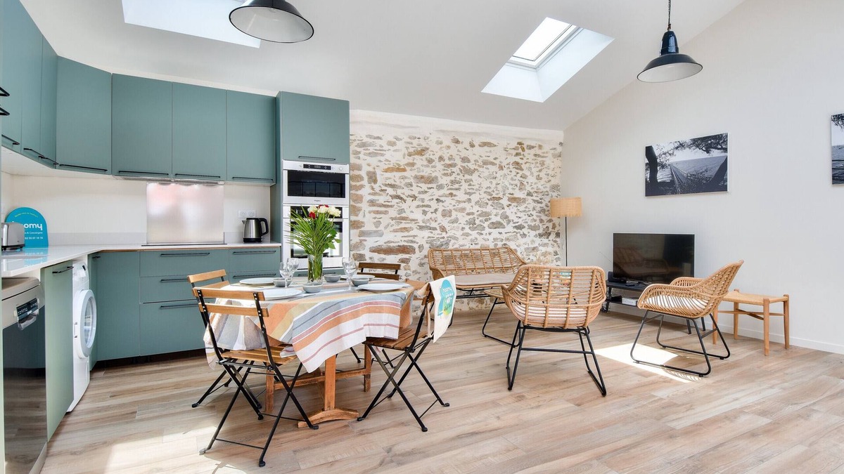 Noirmoutier-en-l'Ile House | Salt marshes and beaches - 2 adults - 2 children