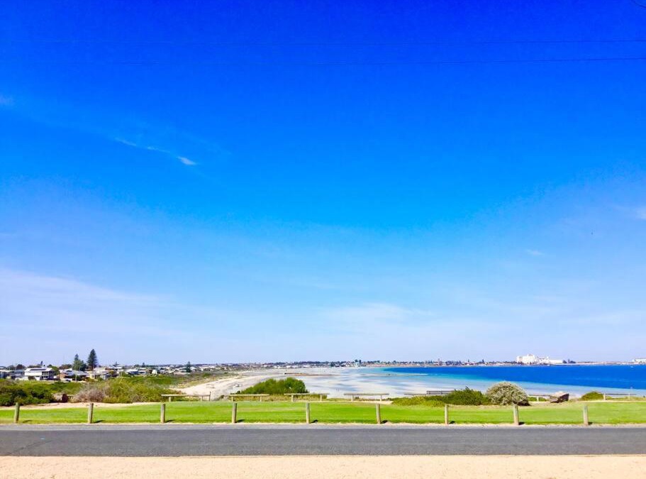 North Beach House | SALT @ North Beach WALLAROO (absolute beachfront)