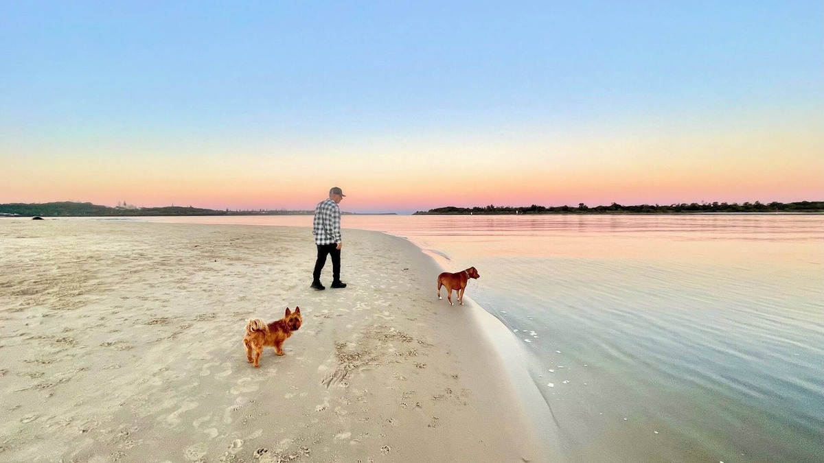 East Ballina Apartment | Salt - Relaxed Coastal Vibes, Bay Views, Dog Friendly 🐾