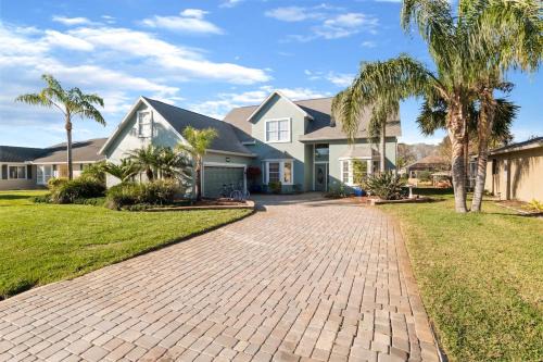 Palm Harbor House | Salt Water Canal Home with Pool