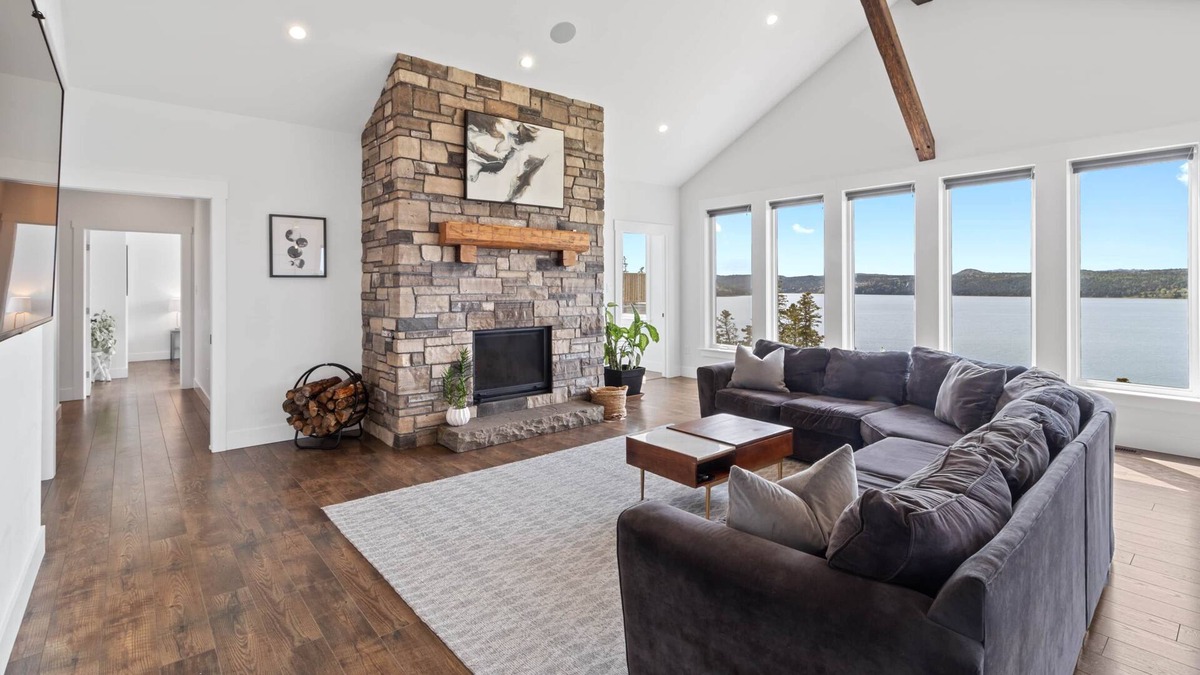 Holyrood House | Saltwater Manor Oceanview Villa Holyrood