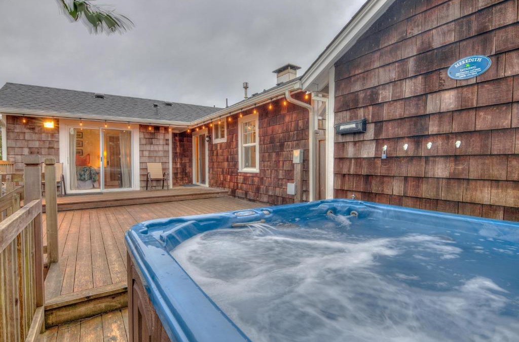 Seaside House | Saltworks Cottage - Meredith Lodging
