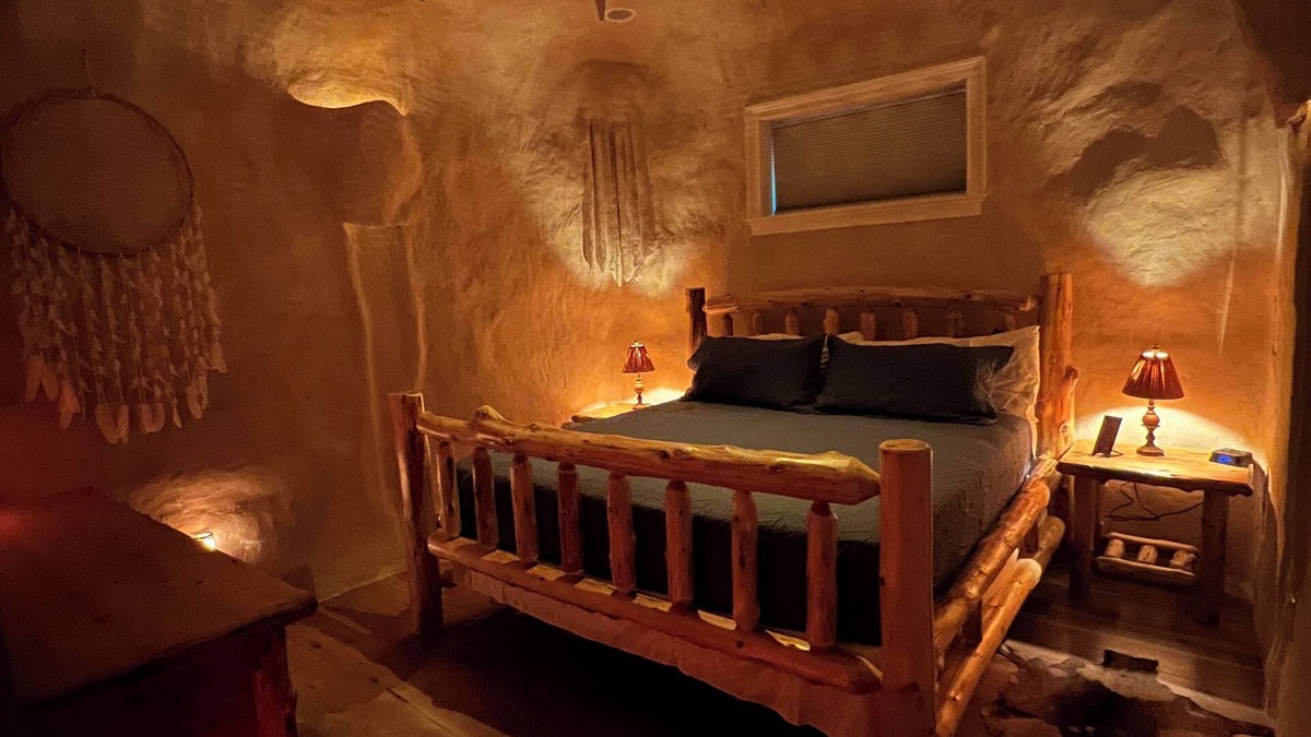 White Sulphur Springs Cabin | Salty King Salt Lodge