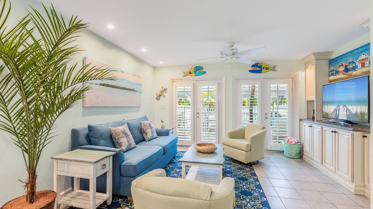 Bahama Village House | SALTY KISSES ~ Charming 2 Bedroom, 1.5 Bath Townhome in Truman Annex!