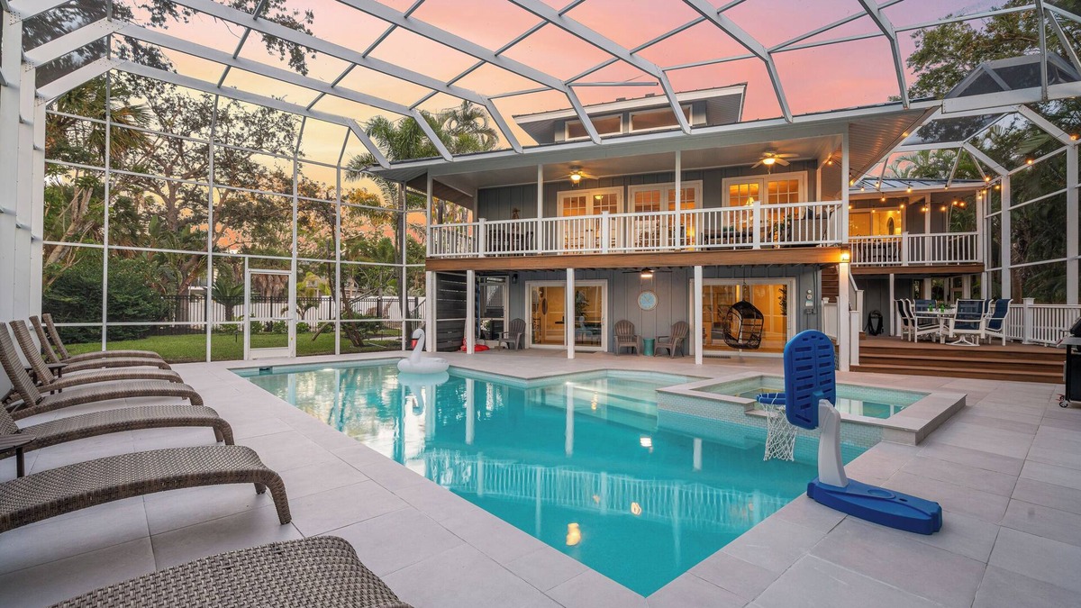 Bay Isle House | Salty Sailfish | Private Pool + Hot Tub + Siesta Key
