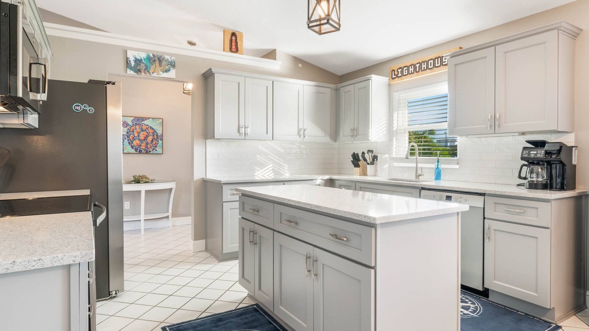 Oceanside Village House | Salty Sands Island Home - Steps From The Beach