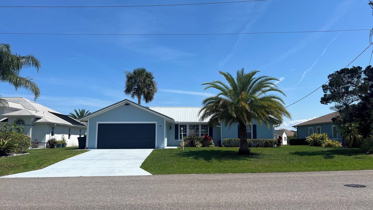 Palm Harbor House | Salty Waterways Escape with a dock. Family friendly, boat rental available