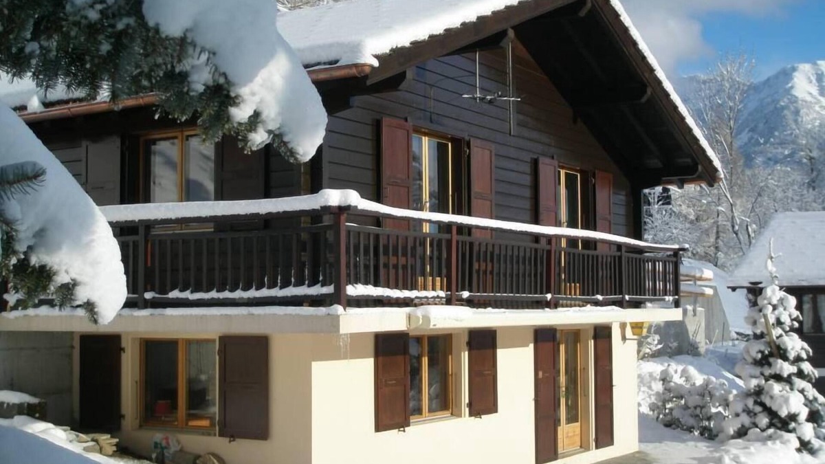 Salvan Ski Chalet | Salvan/Les Marécottes : Mountain views - Garden, terrace - Skiing and hiking