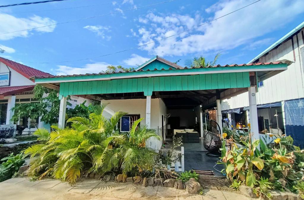 Koh Rong Sanloem House | Sam's Guesthouse M'Pai Bay