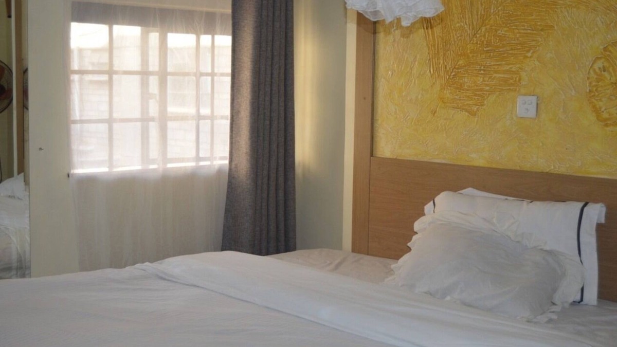 Ngara West Apartment | Sam Suite Studio, very clean and free wifi, secure parking. 5 min walk to CBD.