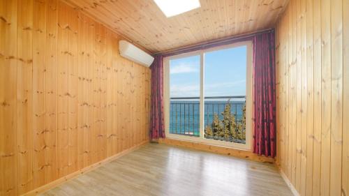 Samcheok House | Samcheok sky Pension