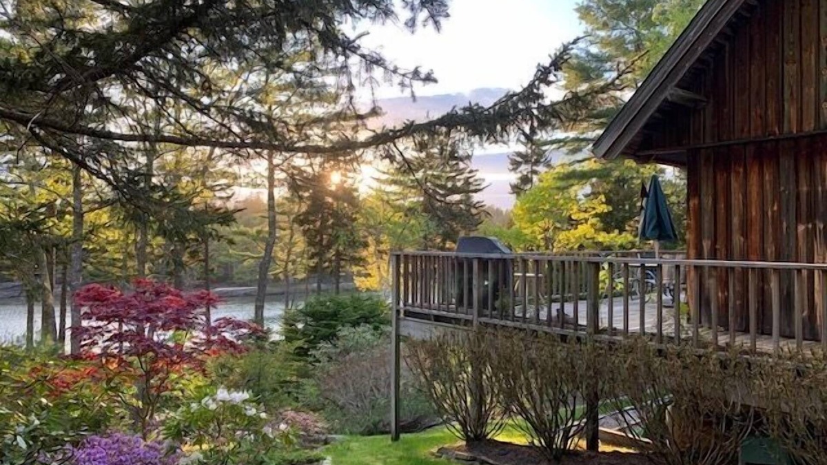 Trevett House | Samoset House - Large Family Cottage - Water Views!