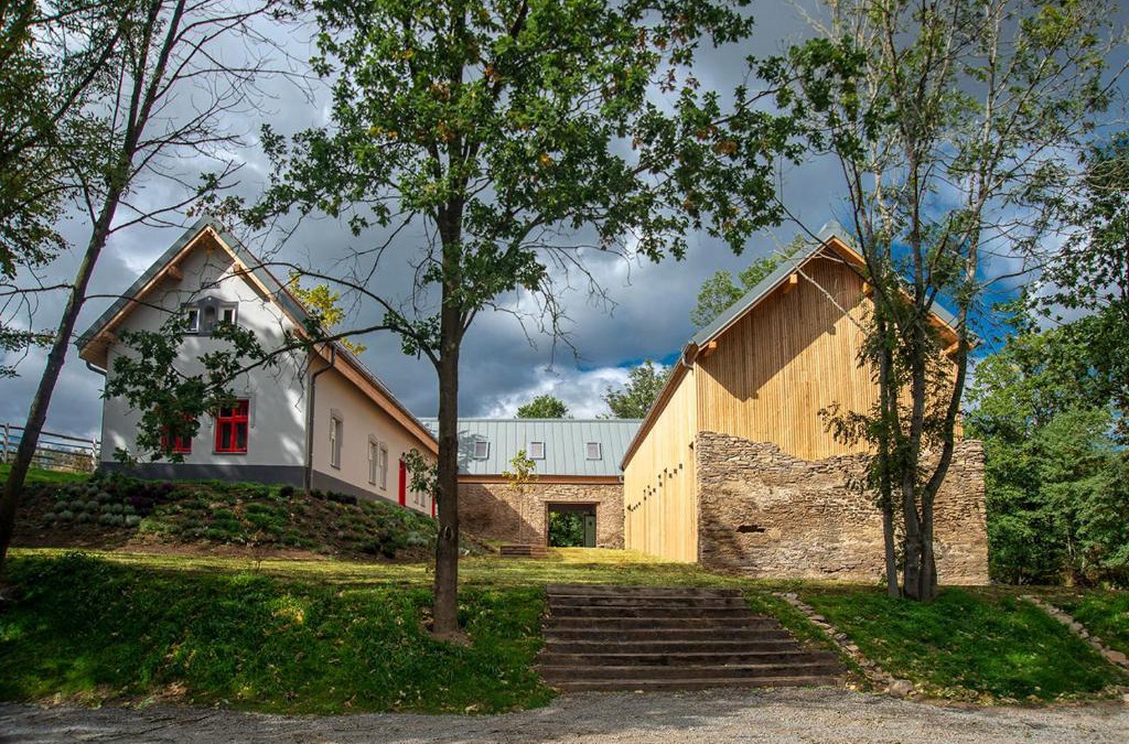 Neustupov House | Samota Hojšín